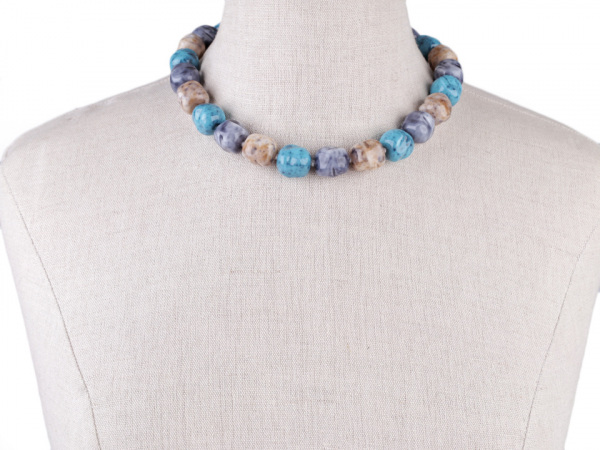 Náhrdelník ze skleněných korálků