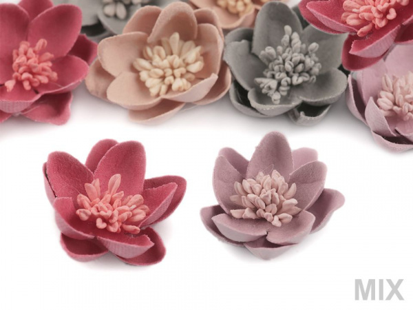 Květ s pestíky Ø30 mm