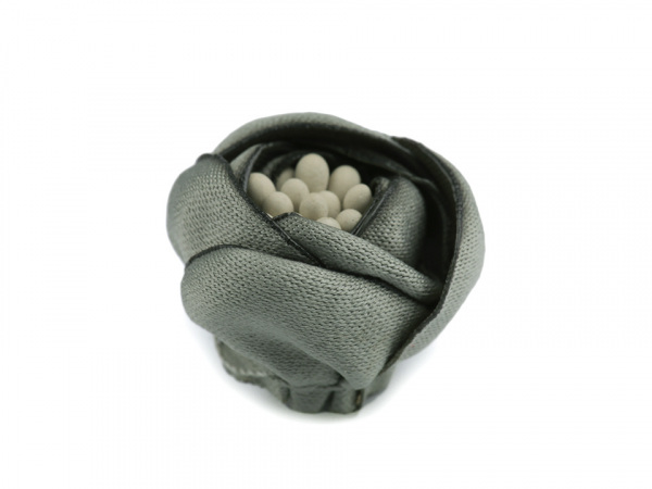 Květ, poupě s pestíky Ø25-30 mm