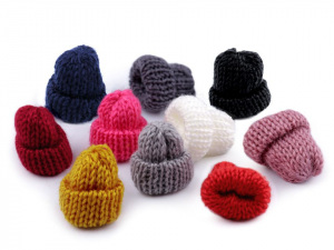 Textilní aplikace / nášivka čepička pletená