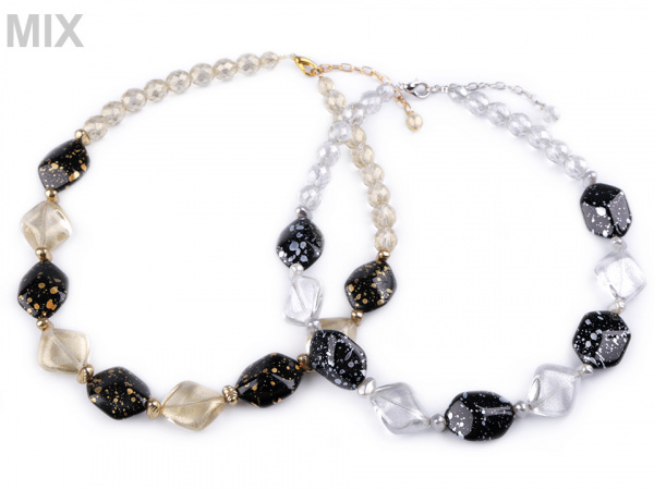 Náhrdelník ze skleněných broušených korálků