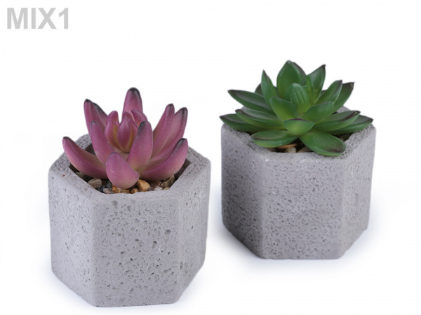 Umělý sukulent / kaktus v betonovém květináči