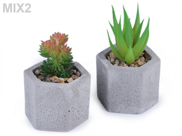 Umělý sukulent / kaktus v betonovém květináči