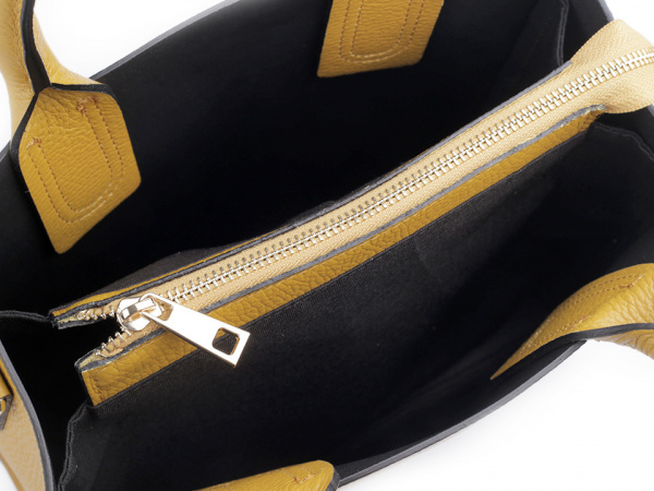 Kožená kabelka s přívěskem - dovoz Itálie 25x28,5 cm