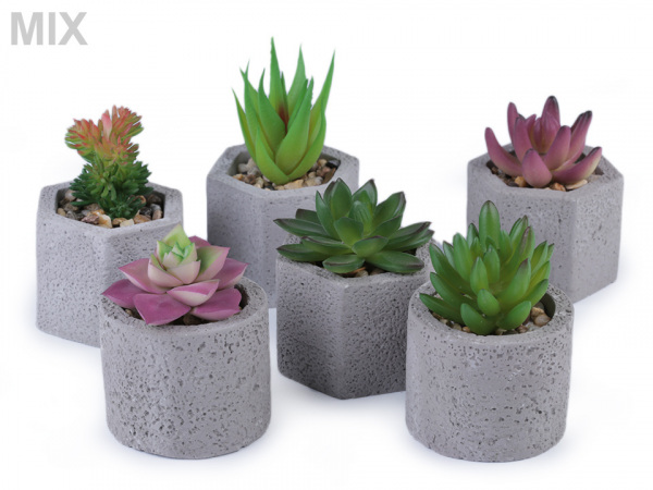 Umělý sukulent / kaktus v betonovém květináči