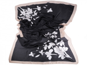 Saténová šála s květy 90x180 cm