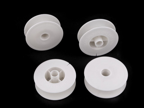 Plastová cívka 2,7x8 cm