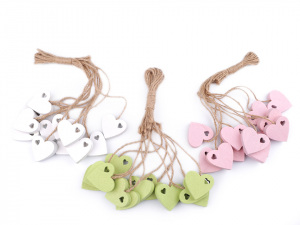 Dřevěné srdce, motýl, květ s provázkem