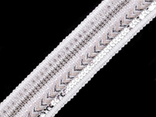 Víceřadý prýmek s flitry, korálky a broušenými kamínky šíře 39 mm