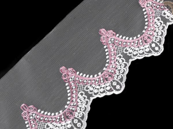 Vyšívaný prýmek na monofilu šíře 17,5 cm