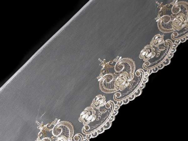 Vyšívaný prýmek na monofilu šíře 19,5 cm