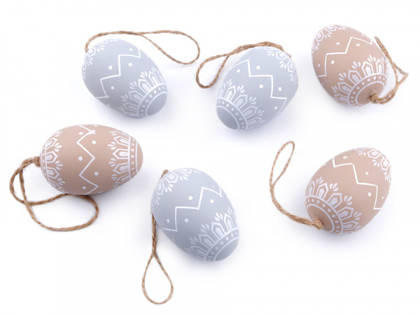 Velikonoční vajíčka s jutovým provázkem