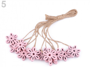 Dřevěné srdce, motýl, květ s provázkem