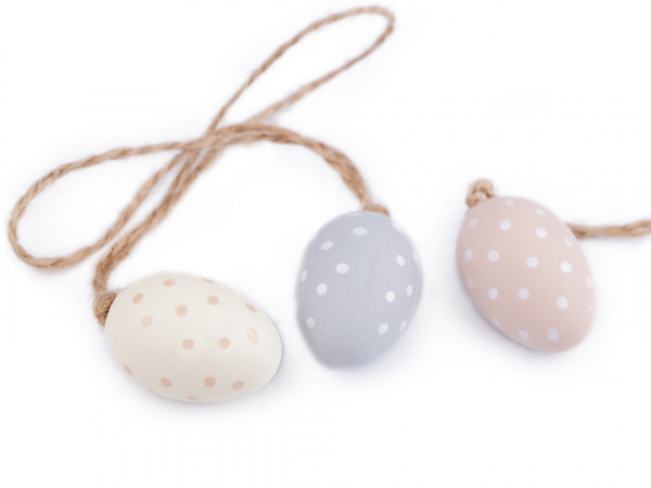 Velikonoční křepelčí vajíčka s jutovým provázkem