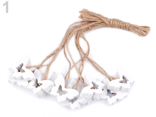 Dřevěné srdce, motýl, květ s provázkem