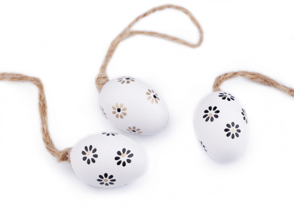 Velikonoční křepelčí vajíčka s jutovým provázkem