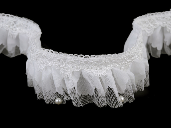 Volánkový prýmek s krajkou a perlami šíře 49 mm 3vrstvý