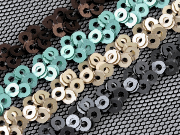 Flitrový prýmek na monofilu šíře 23 mm