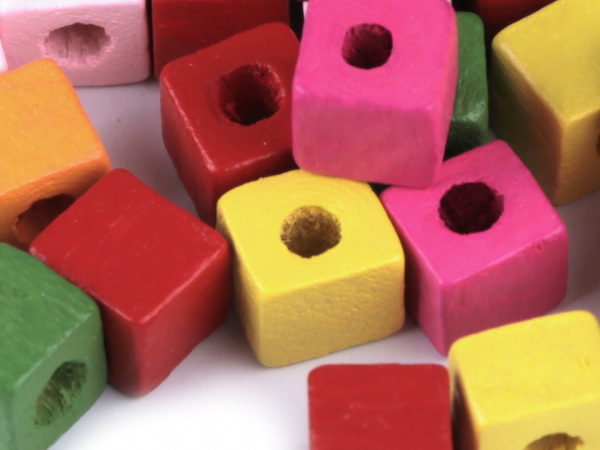 Dřevěné korálky kostka 6x6 mm