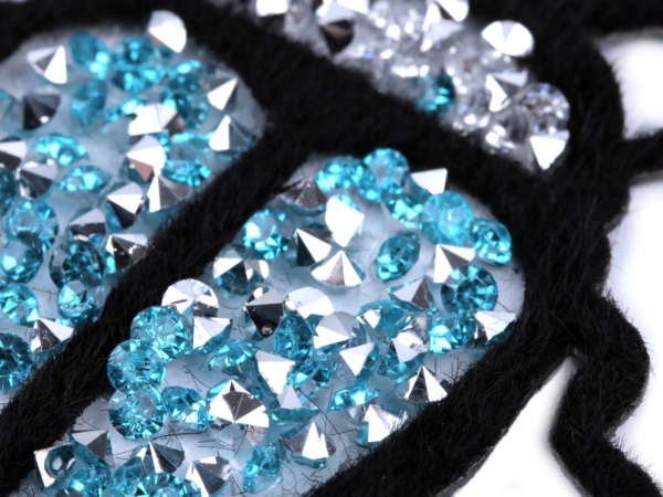 Nažehlovačka brouk s kamínky