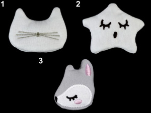 Textilní aplikace / nášivka s pískátkem kočka, hvězda, srnka