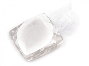 Magnetická spona na závěsy