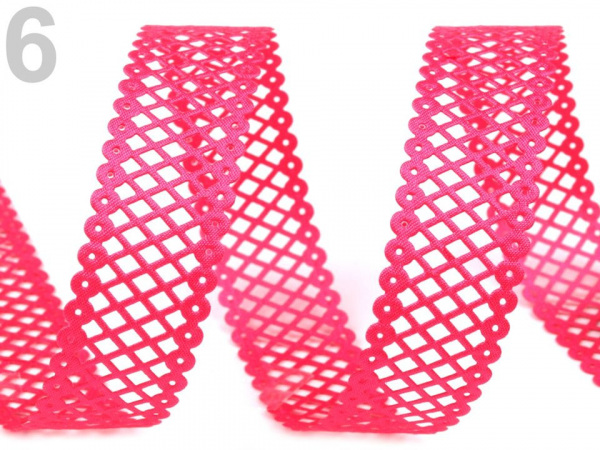 Saténová stuha s výsekem šíře 22 mm