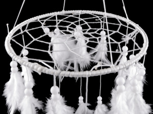 Lapač snů prostorový kolotoč s korálky a peřím