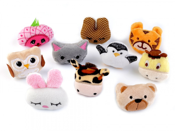 Plyšová aplikace / nášivka s pískátkem