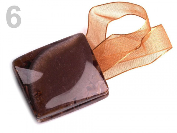 Magnetická spona na závěsy