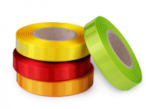 Atlasová stuha oboulící s pruhy šíře 15 mm