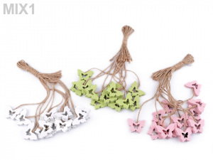 Dřevěné srdce, motýl, květ s provázkem