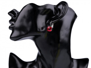 Náušnice z nerezové oceli s broušeným kamenem