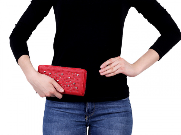 Dámská peněženka s kovovými perlami 10x19 cm