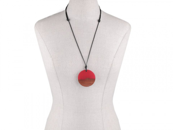 Náhrdelník ze dřeva a pryskyřice