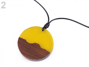 Náhrdelník ze dřeva a pryskyřice