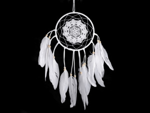 Lapač snů s krajkou a peřím
