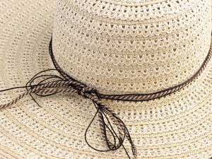 Dámský klobouk k dozdobení