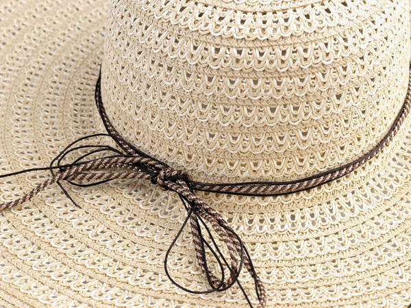 Dámský klobouk k dozdobení