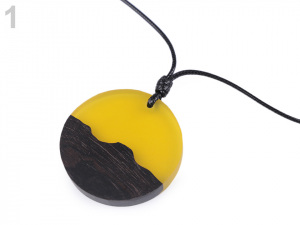 Náhrdelník ze dřeva a pryskyřice