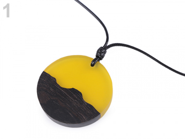 Náhrdelník ze dřeva a pryskyřice