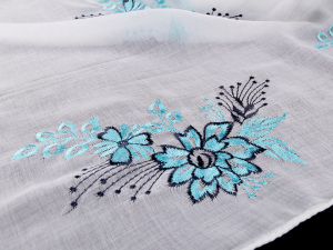 Šála vyšívané květy folklór 65x170 cm