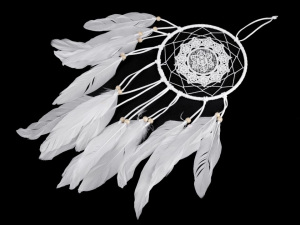 Lapač snů s krajkou a peřím