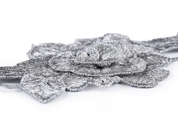 Vyšívaný prýmek / krajka 3D květ s lurexem šíře 60 mm