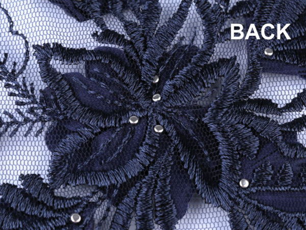 Aplikace / vsadka na monofilu s 3D květy a perlami 17x20 cm