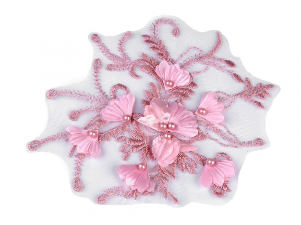 Aplikace / vsadka na monofilu s 3D květy a perlami 17x20 cm