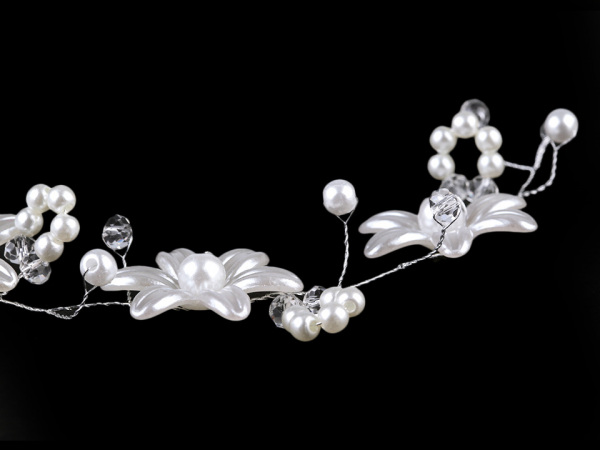 Perlová ozdoba do vlasů s květy a broušenými korálky