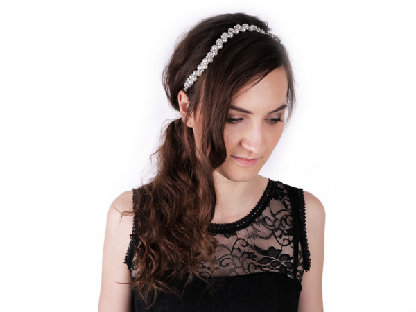 Perlová ozdoba / čelenka do vlasů se štrasovými kamínky