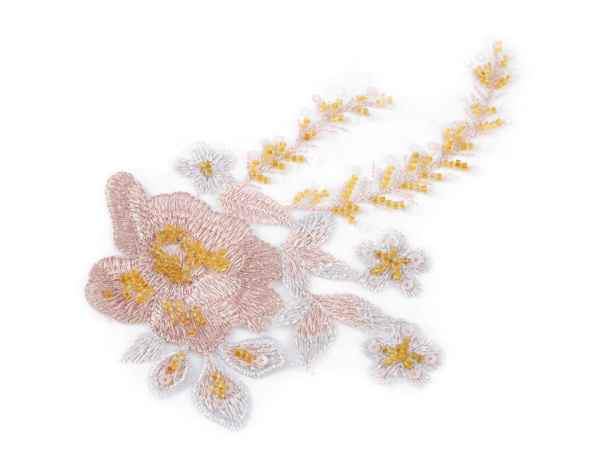 Aplikace / vsadka s korálky, flitry 13x18 cm