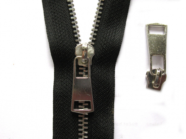 Zip kovový 4 mm metráž